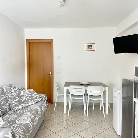Villa Paradiso 利尼亚诺萨比亚多罗 外观 照片